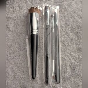 Younique Black and Silver Makeup Brush Set